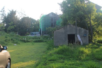 「竹子墓」已遷葬，位置在相片左側興建中房屋前方