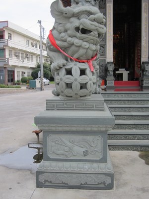 廟前石獅(2012.07.14周世達拍攝)