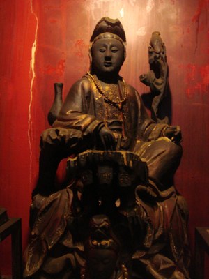 鎮南聖神宮-泥塑觀音佛祖像