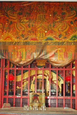 舊港萬應公廟神龕(2011.10 吳明勳 拍攝)