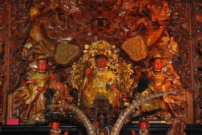 慈元宮正殿神龕神像(2011.03 吳明勳 拍攝)