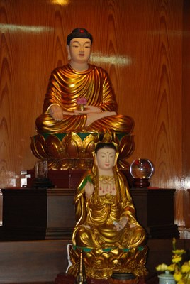 玉湖寺一樓神龕佛像(2011.07 吳明勳 拍攝)