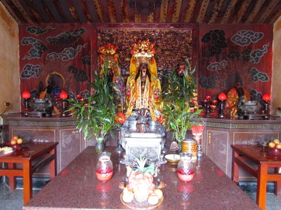 二樓主祀玉皇上帝