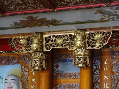 佛殿內裝飾|許貝如|2012/7/16|